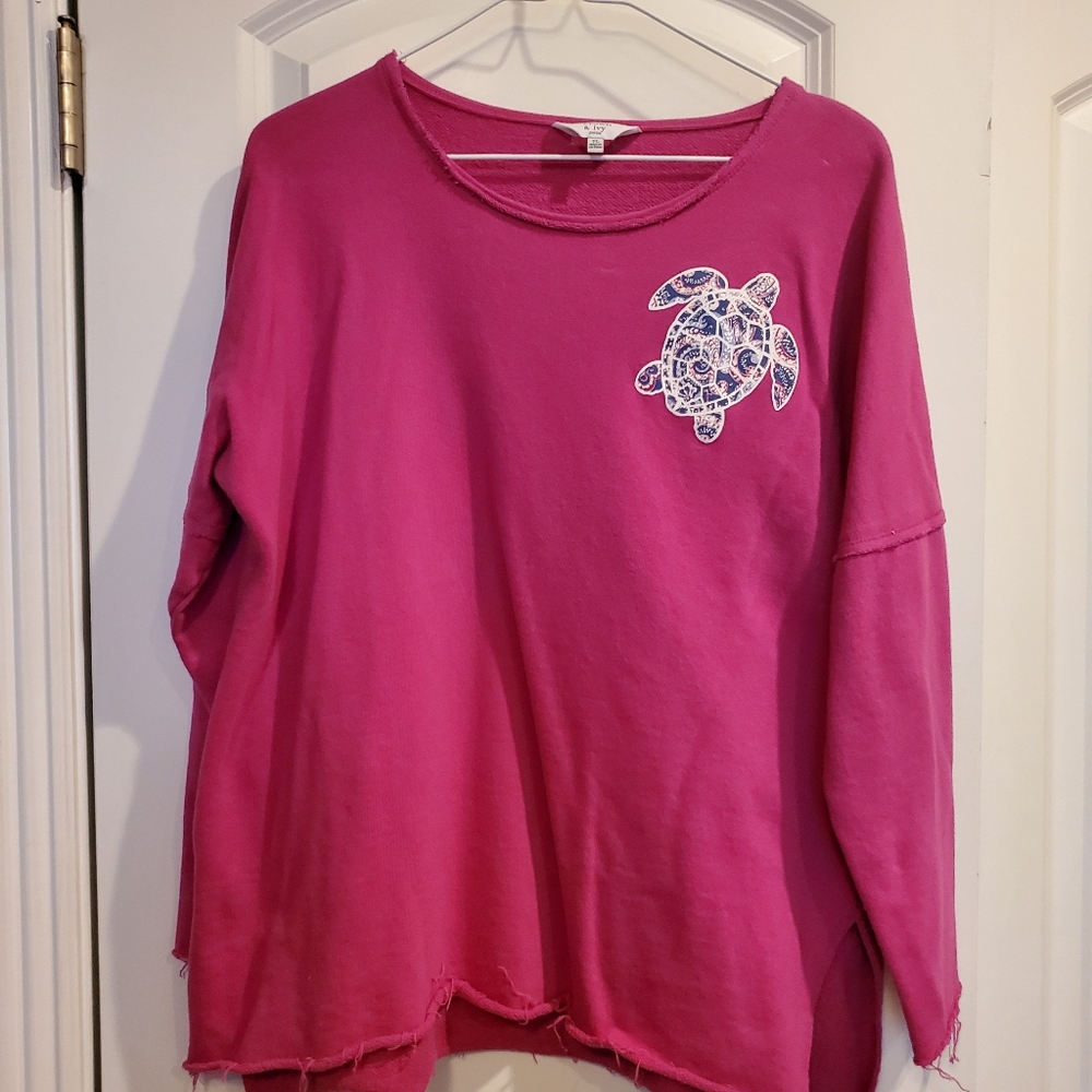 Crown & Ivy Top